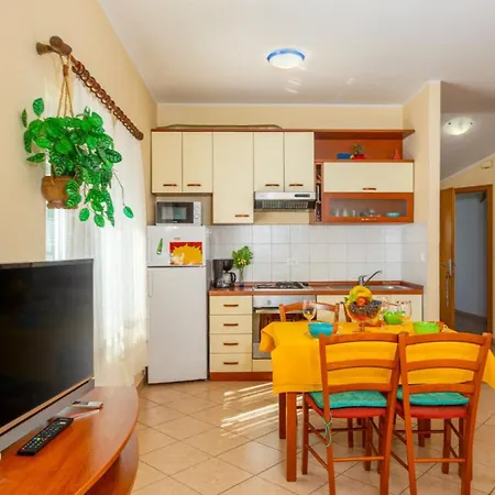 Apartment Ana By Guide